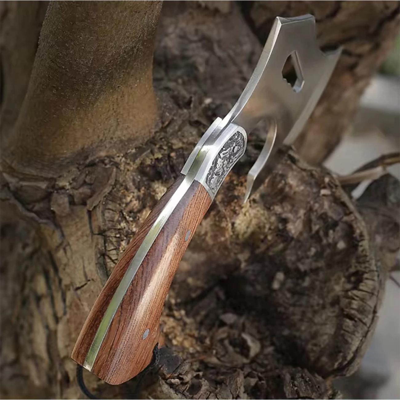 Hache de Survie Manche en Bois